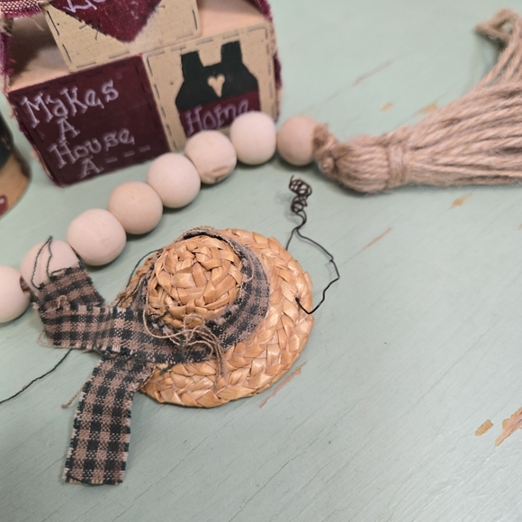 Primitive Miniatures - ABC Apple Box, Love Makes a House a Home Blocks, Hat - Picture 3 of 4